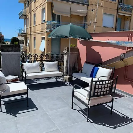 La Trabacca, Attico Nel Pieno Centro Di Levanto