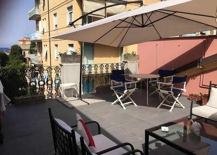 Semesterbostad La Trabacca, Attico Nel Pieno Centro Di