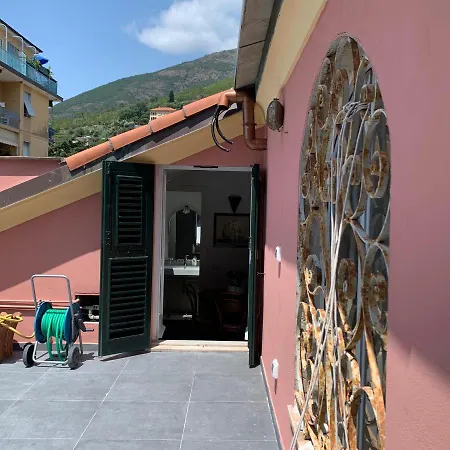 La Trabacca, Mansarda Nel Pieno Centro Di بيت للعطل *