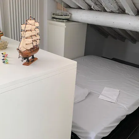 La Trabacca, Attico Nel Pieno Centro Di לבנטו